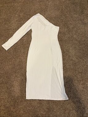 Elegant White One-Shoulder Long Sleeve Midi Dress